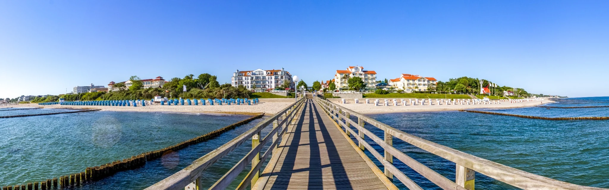 Strand, Ostsee und Seebrücke in Kühlungsborn
